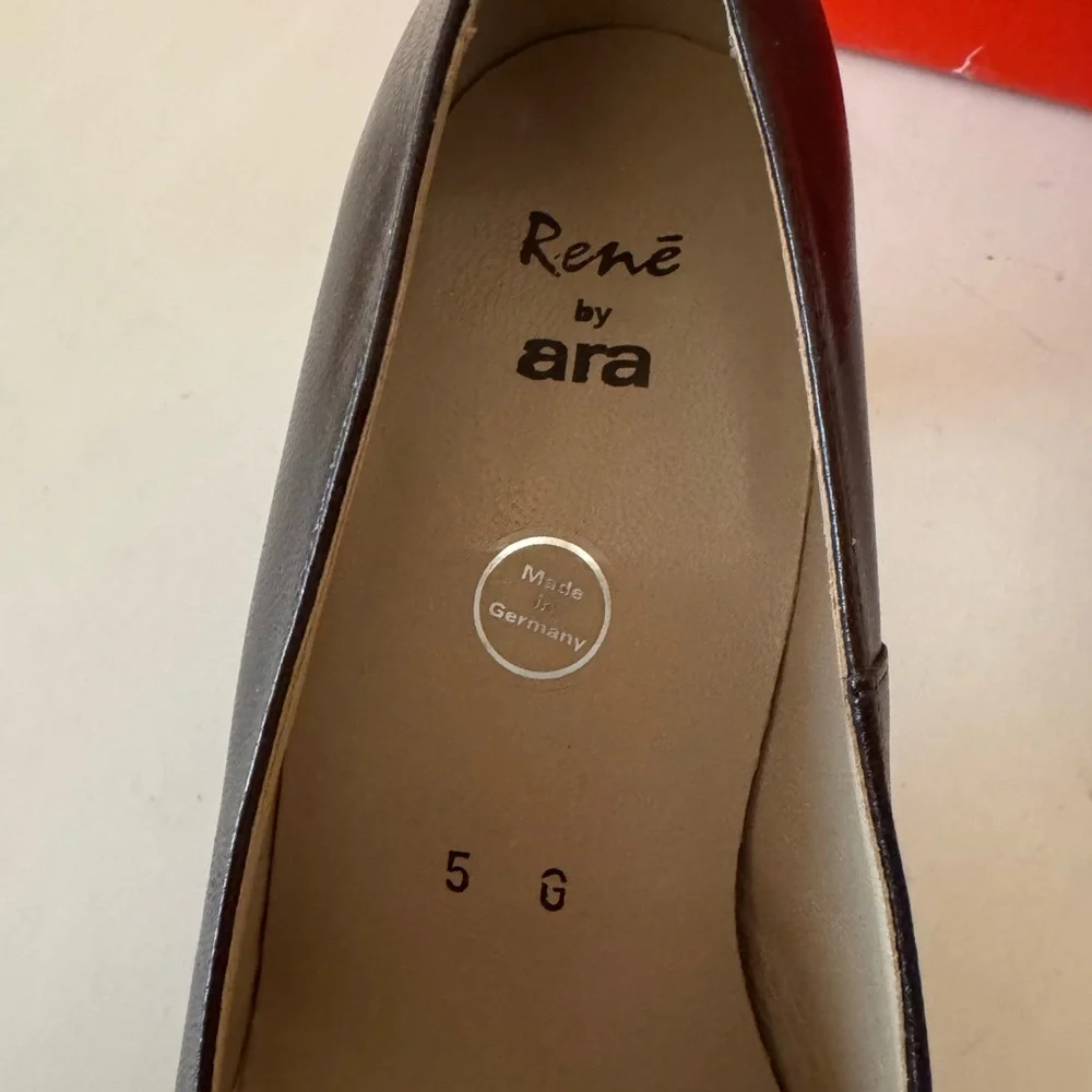 Rene by Ara Women's Elegant Black Leather Shoes. Heels. Size: 7.5